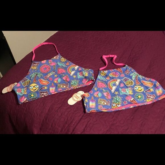 JUNIORS Set of 2 bikini tops — one for you and one for your best friend - Picture 1 of 5